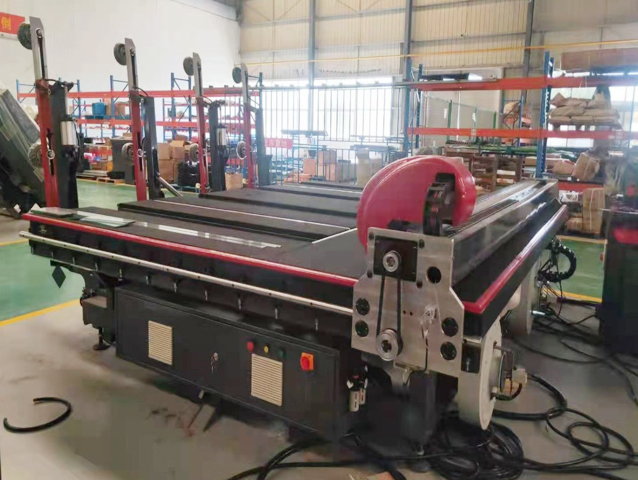 Cấu tạo và nguyên lý hoạt động của máy cắt kính CNC tự động 1