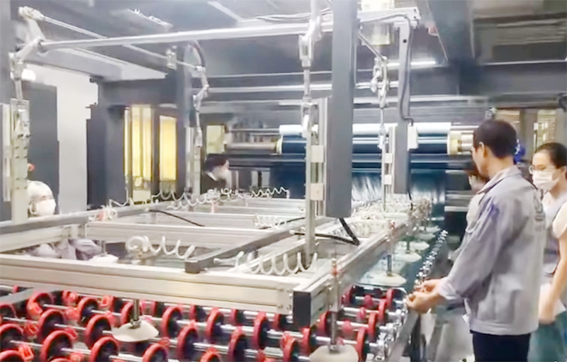 Dây chuyền sản xuất kính dán an toàn giá bao nhiêu