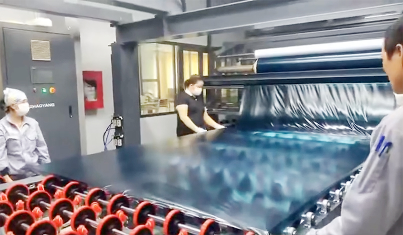 Dây chuyền sản xuất kính dán an toàn giá bao nhiêu
