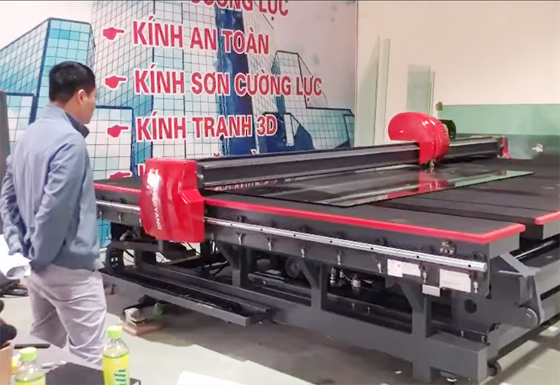 Máy cắt gương kính CNC giải pháp tối ưu trong sản xuất gia công gương kính