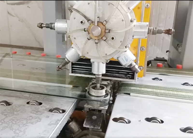 Nhung tinh nang noi troi cua may khoan kinh CNC