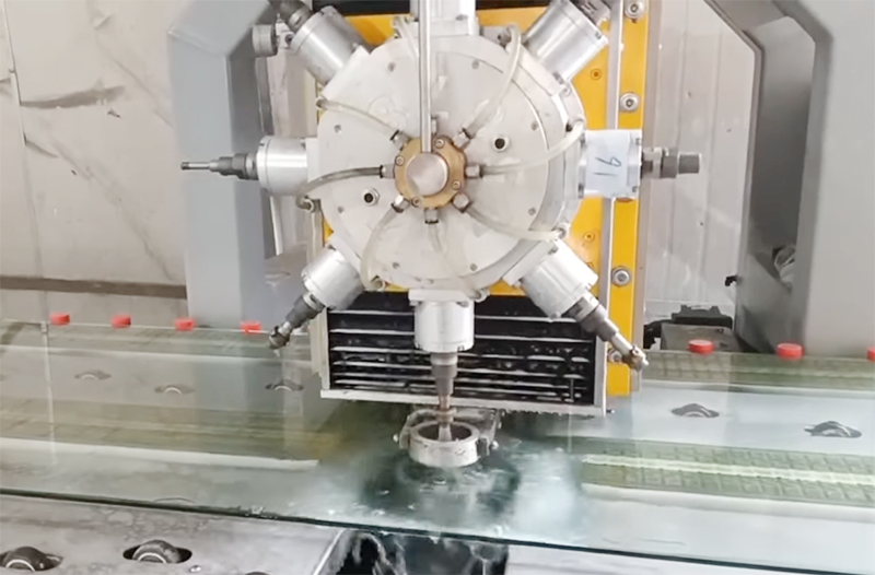 Những tính năng nổi trội của máy khoan kính CNC