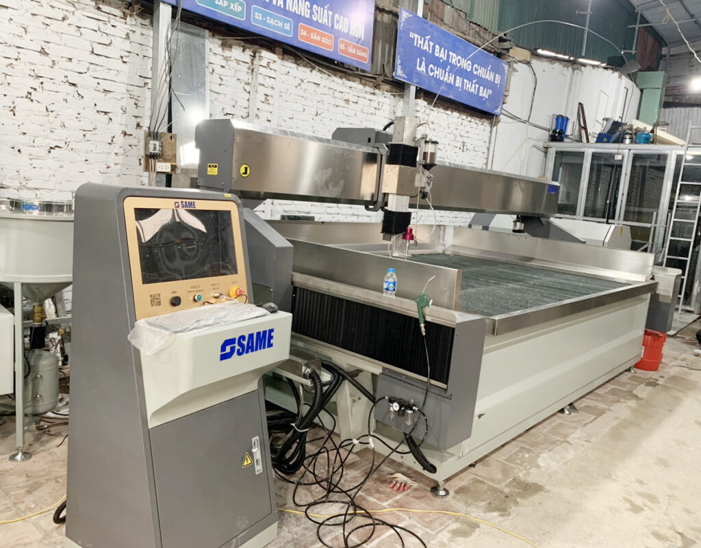 Quy trình cắt kính, thủy tinh bằng máy cắt tia nước CNC 1