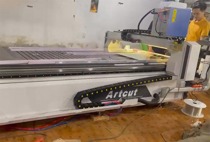 gopco-chuyen-giao-may-khac-laser-140w-da-nang 1
