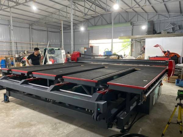 may-cat-kinh-cnc-chaoyang-3862-01 - máy cắt kính cnc