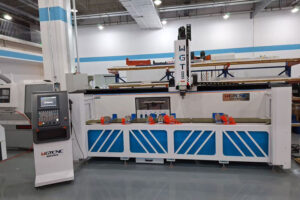 may-phay-cnc-wgte-3000-a-giai-phap-toi-uu-phay-lo-nhom-mat-dung-unitized-01